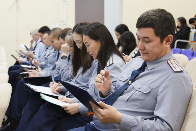 Сотрудники УФСИН приняли участие в Международной просветительской акции «Географический диктант – 2023»