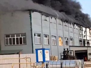 В селе Капитоновка загорелось складское помещение производственного цеха