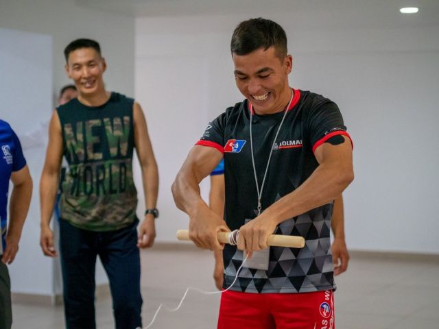 АО "АК "Железные дороги Якутии" берет под свое крыло якутские виды спорта во Владивостоке