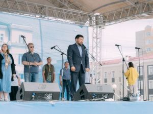 В Якутске открылась международная ярмарка «Книжный ветер»