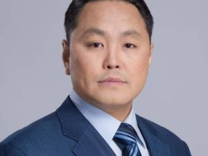 Председатель Якутской городской Думы Альберт Семенов: «В юбилейный год Якутску присвоено звание «Город трудовой доблести»