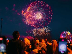 В  Якутске прогремел праздничный салют в честь 80-летия Великой Победы