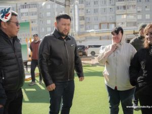 Евгений Григорьев проверил состояние отремонтированных дворовых территорий в Автодорожном округе