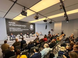 Айсен Николаев рассказал о героях Якутии на симпозиуме «Создавая будущее»