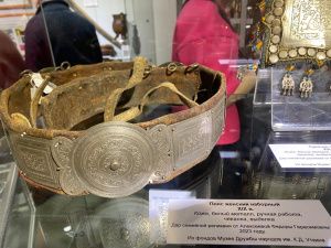 Более 20 музеев республики представили уникальные экспонаты в Якутском музее