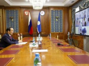 Глава Якутии потребовал чёткого и оперативного оказания медицинских услуг населению