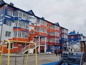 В Томмоте 30 семей переехали из аварийного жилья в новый дом