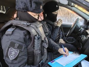 Росгвардейцы в Якутске спасли замерзающего на улице человека