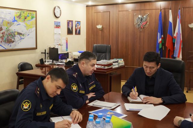 Состоялась рабочая встреча заместителя начальника УФСИН Станислава Тетерина с первым заместителем главы городского округа «город Якутск» Георгием Гаврильевым