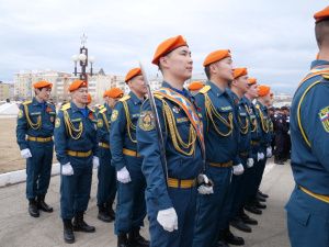 В День Победы сотрудники МЧС России приняли участие в тoржественных мероприятиях