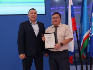 В Якутске наградили волонтёров-предпринимателей, помогающих бойцам СВО