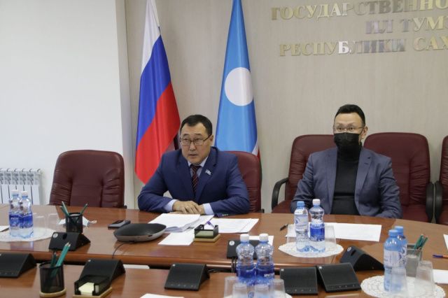 Фотофакт: Депутат Иван Слепцов возобновил работу в Ил Тумэне