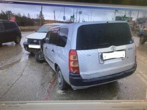 В Якутске пьяный водитель устроил ДТП с участием трех автомобилей