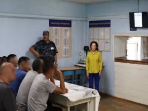 "40 тысяч за паспорта, 75 тысяч за УДО", - председатель ОНК Якутии вернула деньги потерпевшим до суда