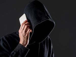 Мошенники выманили у жительницы Зырянки 5,6 млн рублей, а у жителя Ленска - 4,6 млн рублей