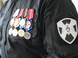 Студентам Якутского технологического техникума провел урок мужества сотрудник ОМОН