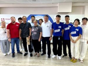 В Якутске в штабе общественной поддержки прошла встреча с участником СВО