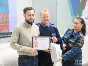 ВОТ ВАМ - И ГОД КОНСОЛИДАЦИИ... (Грустные мысли в преддверии Дня российской печати)