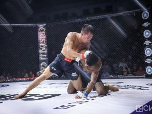 Фоторепортаж: турнир по смешанным единоборствам Eagles FC 53 в Якутске