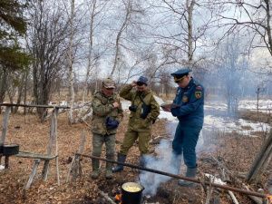 Сотрудниками МЧС России проводятся профилактические мероприятия в лесах