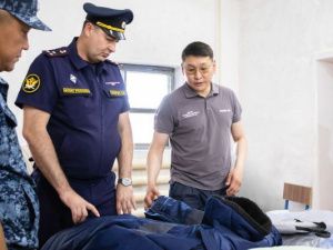 Министр транспорта и дорожного хозяйства Якутии Владимир Сивцев посетил производство в исправительной колонии № 1