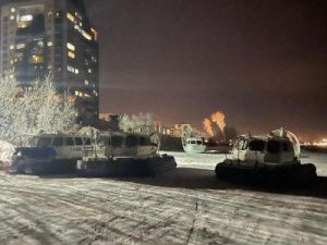 Трансфер пассажиров поезда через реку Лена выполняется  с 203 микрорайона 