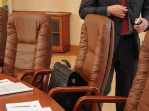 Замглавы Нюрбинского района оказался соучредителем коммерческих организаций