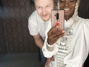 Фотофакт: нигерийка Рут Тетте в халадае 