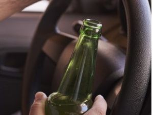 В Якутии женщина обнаружила в своем автомобиле пьяного угонщика