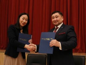 ГБУ РС(Я) “Театр юного зрителя” и МАОУ “Средняя общеобразовательная школа №39 им. Н.И.Шарина" г. Якутска подписали соглашение о сотрудничестве