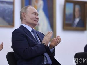 Айсен Николаев от всех якутян поздравил Владимира Путина с днем рождения