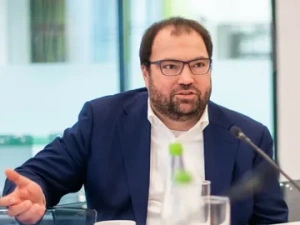 Глава Минцифры кивнул на Роскомнадзор: все в его воле