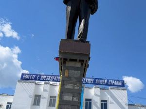 Памятник дедушке Ленину превратили в беспредельный долгострой