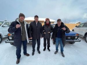 Якутским режиссерам Дмитрию Давыдову и Степану Бурнашеву вручили ключи от автомобилей
