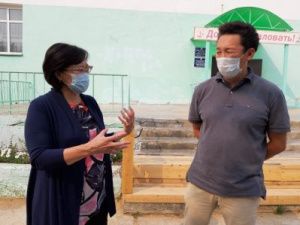 Сардана Авксентьева провела выездное совещание в селе Маган