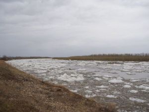 Уровень воды на протоке у села Табага остается стабильным