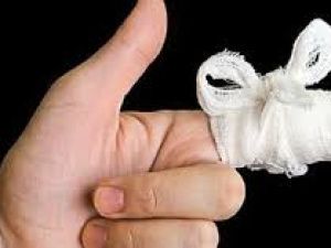 В Якутии полицейского искусала работница школы