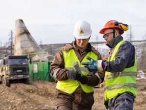 Кирилл Бычков поздравляет с Днём геолога