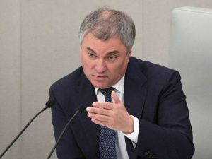 Володин предложил запретить транзит польских фур через Россию