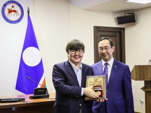 Айсен Николаев провел встречу с представителями общественности Якутии