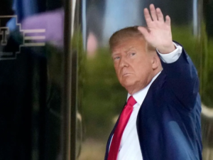 Экс-президент США Дональд Трамп арестован, формально