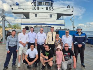 Пусть будут спокойны речные пути  для флота, что к цели идёт неустанно