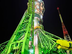 С Байконура в космос запустили ракету с изображениями гербов Якутии и Вилюйска