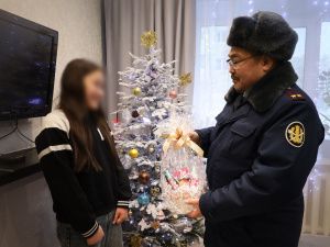 Личный состав учреждений УФСИН принимает участие во Всероссийской акции «Елка желаний»