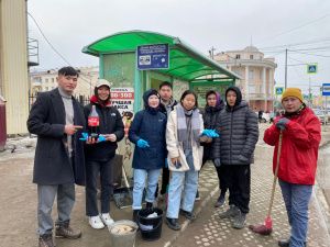 Улицу Кирова готовят к первомайской демонстрации в Якутске