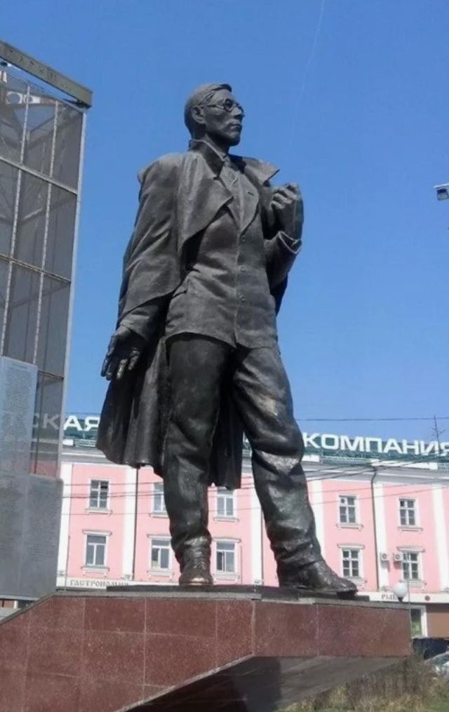 Дело о коррупции при ремонте памятника Ойунскому закончилось со ссылкой на истекший срок давности