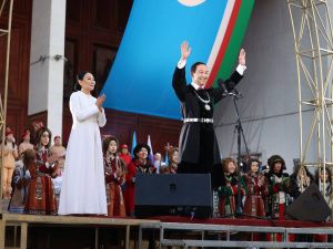 В Якутске прошел масштабный осуохай в честь Дня государственности республики