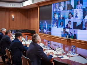 Дмитрий Садовников: перевозку грузов необходимо выполнить своевременно, слаженно и качественно