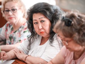 Владимир Солодов обсудил вопросы модернизации соцсферы с депутатами и представителями профсоюзов Якутии