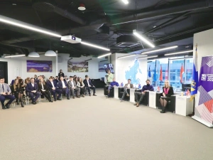 Алексей Чекунков встретился с выпускниками программы подготовки кадров на Дальнем Востоке «Муравьев-Амурский 2030»